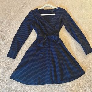 Club Monaco size 0 Navy pinstripe midi wrap dress with long sleeves